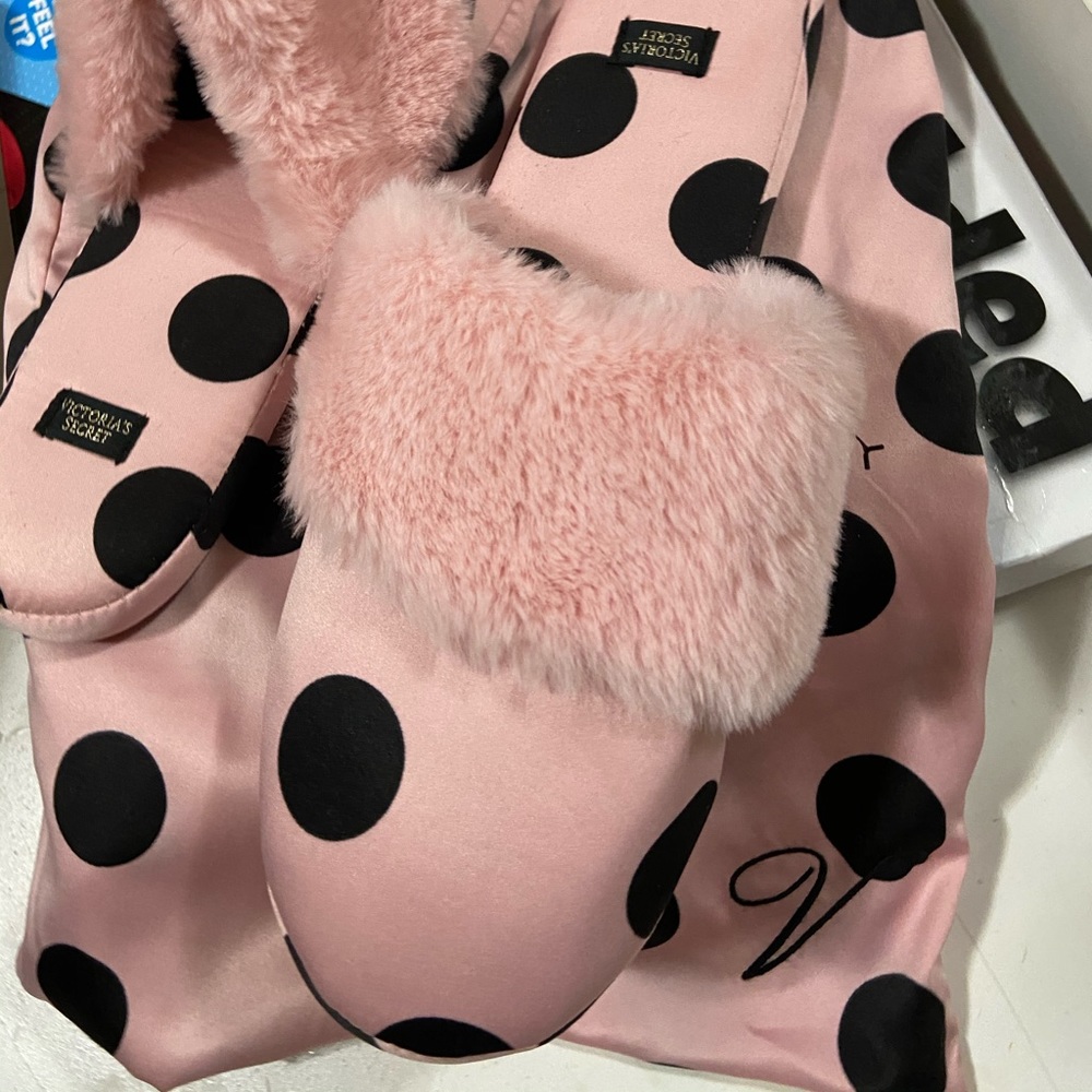 Victoria’s secret pink slippers